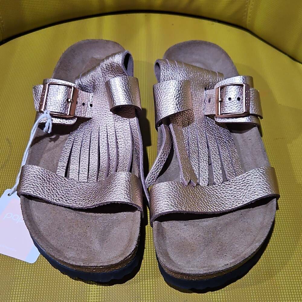 New w/o Box Birkenstock Maddie Fringe Papillio Metallic Rose Narrow Size 11 W